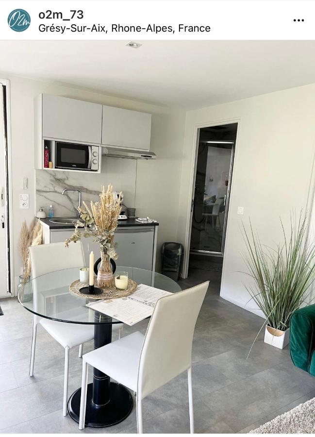 O2M Gresy Sur Aix Apartman Mognard Kültér fotó